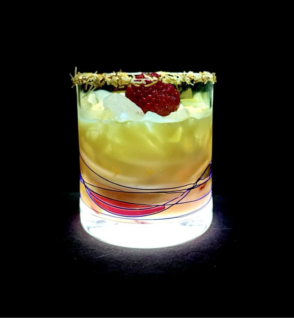 licor con fresa